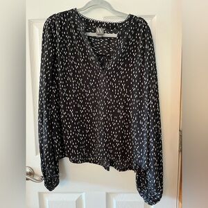 Worthington Black and White Blouse
